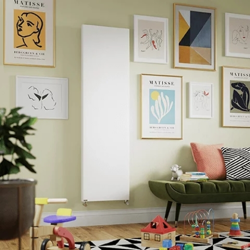 Warum Innenarchitekten auf Vertikalheizkörper setzen Inneneinrichtung hausbau Weiß bleibt eine klassische Farbwahl bei vertikalen Heizkörpern und tritt bei farbenfrohen Intereurs dezent in den Hintergrund.