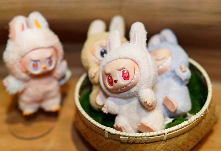 With its rounded, fluffy body, nine sharp teeth and the mischievous smile, Labubu hits the taste of a generation that appreciates niche trends and internet -based humor.