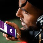 Apprendre à chanter avec l&#39;application ou le professeur de chant: la grande comparaison pour les débutants