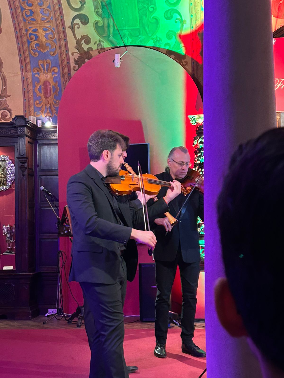Gustavo Di Giannantonio, der Soloviolinist, lieferte eine präzise und ausdrucksvolle Interpretation.